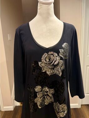 White House Black Market Black Top